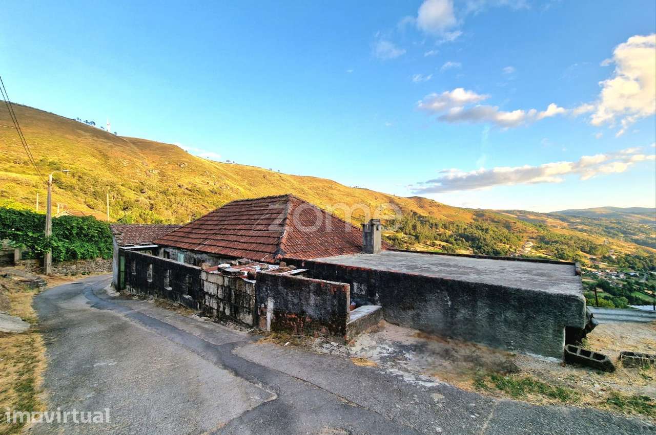 Moradia Individual em Pedra para Recuperar - Covelo Gerês, Montalegre - Grande imagem: 2/47