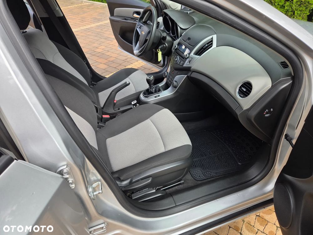Chevrolet Cruze 1.6 LS - 10