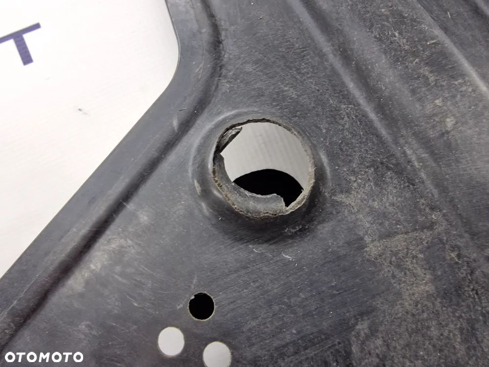 BMW F36 / G20 17- OSŁONA PODWOZIA NR 51757428180 / 51164310 , NR AUKCJI OSŁ456 - 11