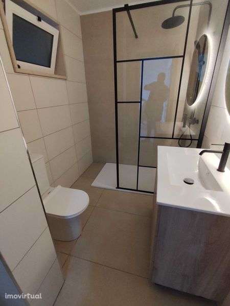 Moradia T2 Com Quintal - Totalmente Remodelada - Jardim de Cima - Grande imagem: 5/10