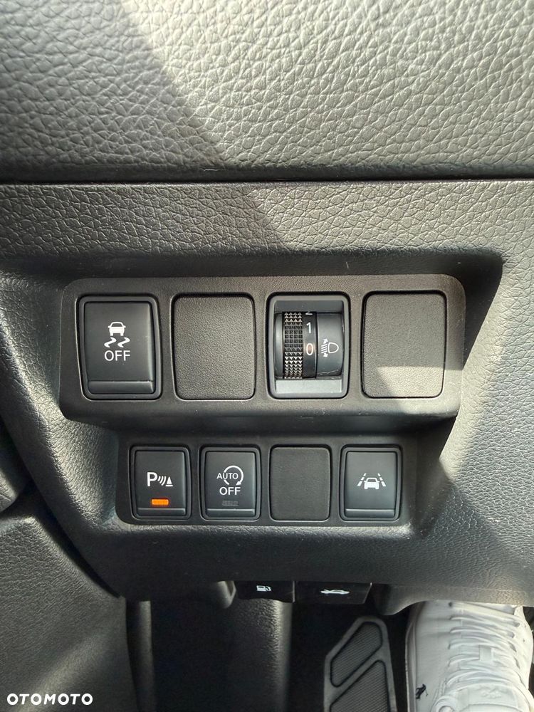 Nissan Qashqai 1.6 DIG-T N-Connecta - 19