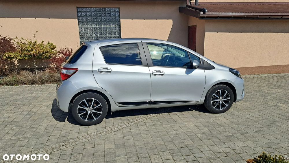 Toyota Yaris 1.5 Premium - 8
