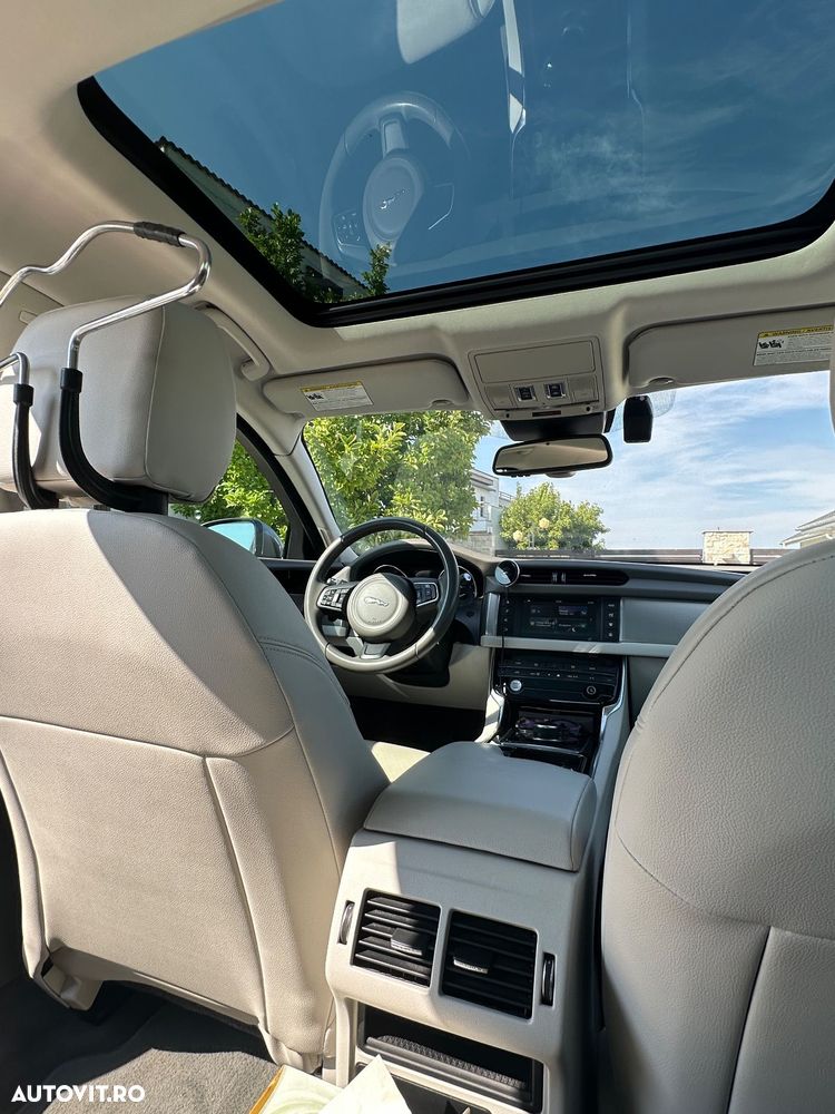 Jaguar XF 35t RWD Prestige - 14