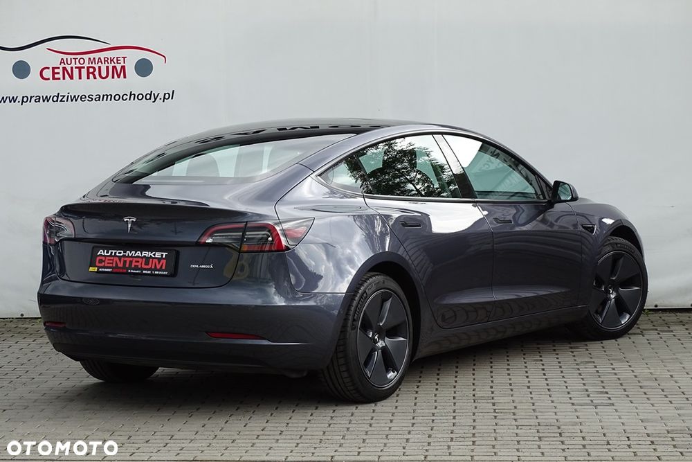 Tesla Model 3 - 16