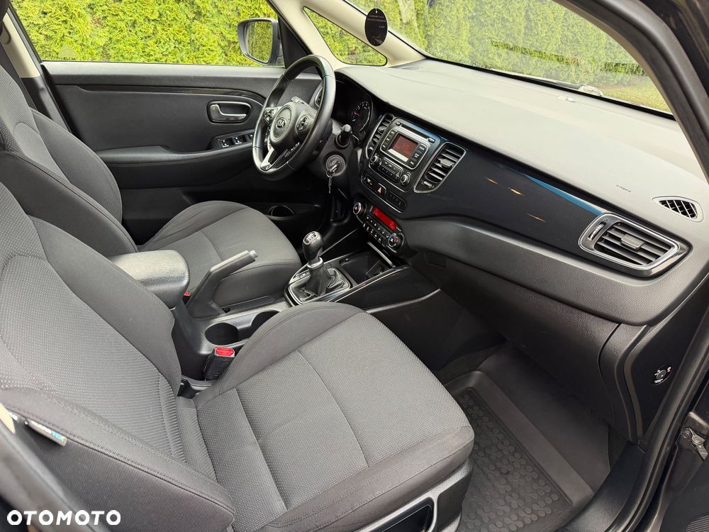 Kia Carens - 7