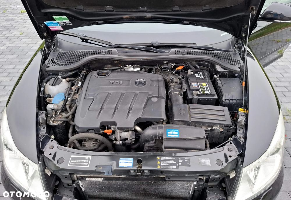 Skoda Octavia 2.0 TDI CR DPF RS - 4