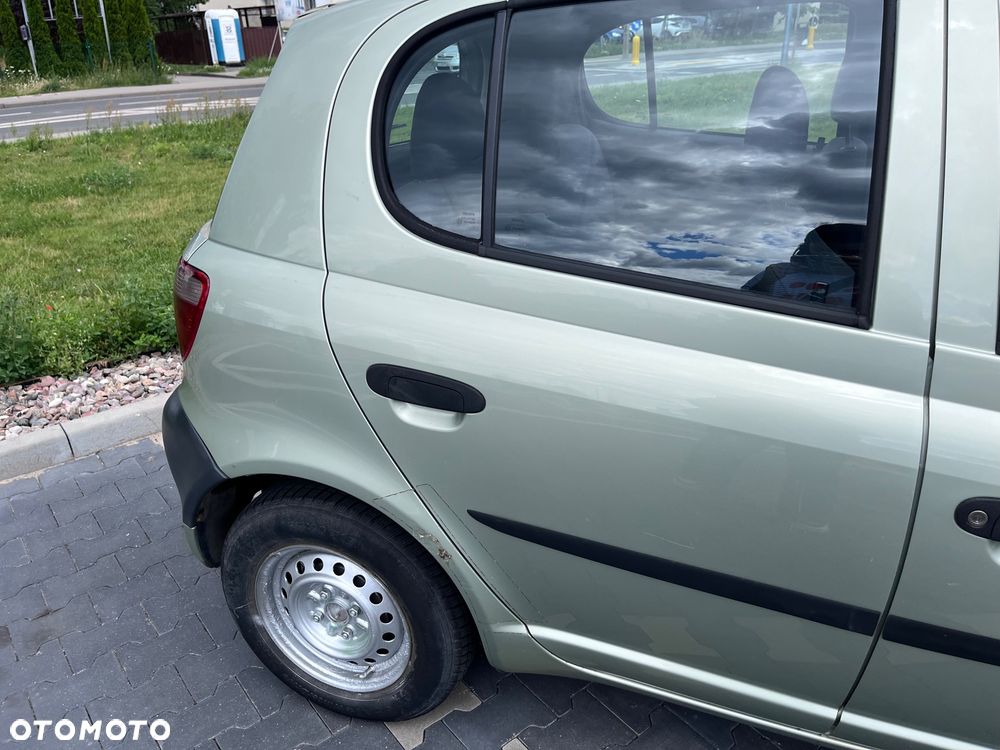 Toyota Yaris - 11