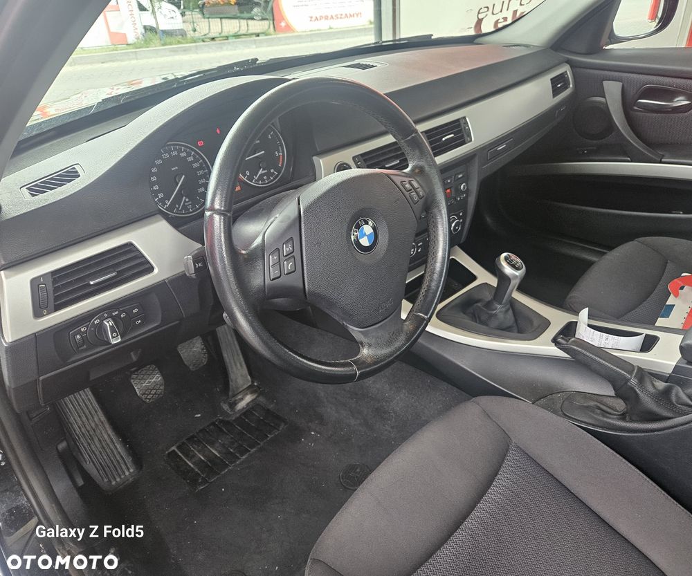 BMW Seria 3 318d EU6 - 14