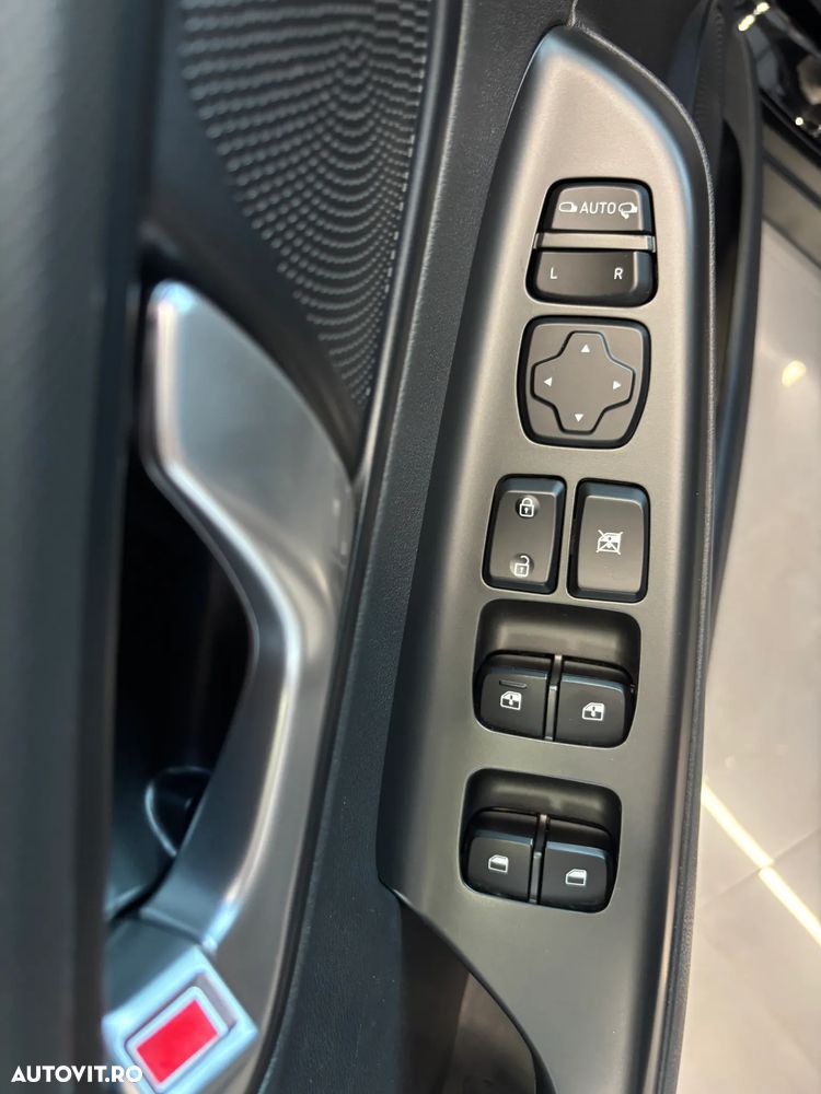 Hyundai KONA Select - 26