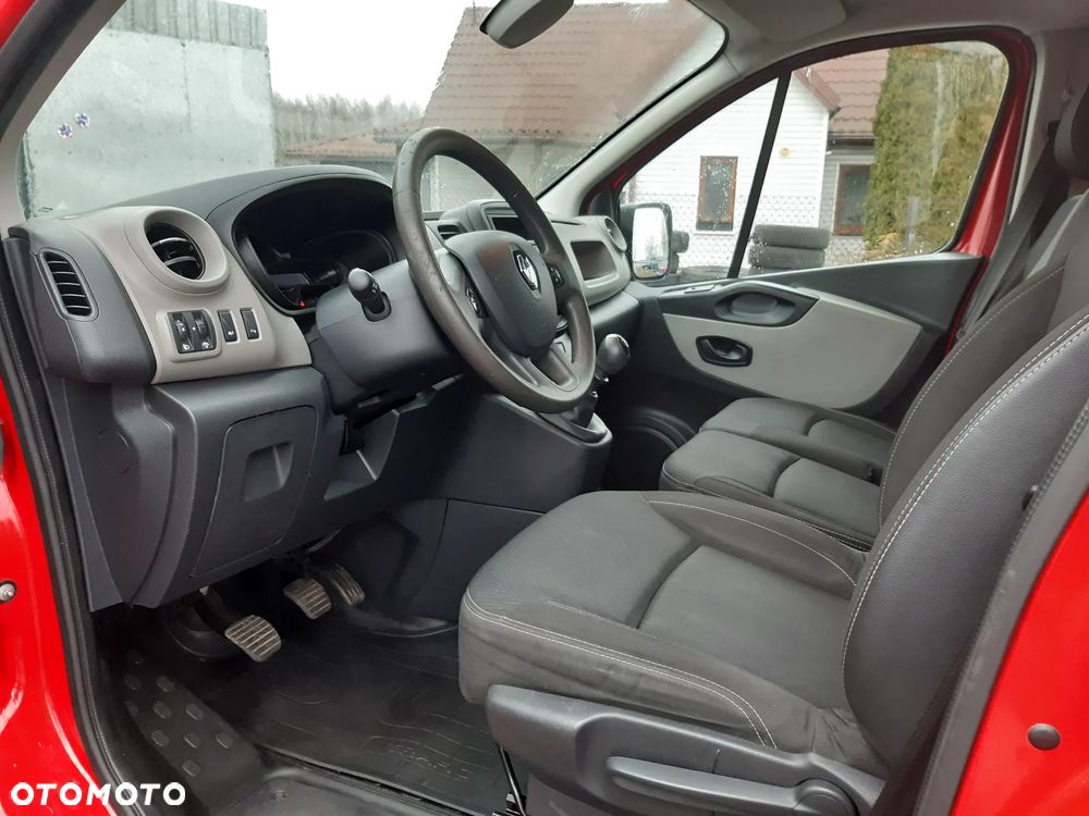 Renault TRAFIC - 2