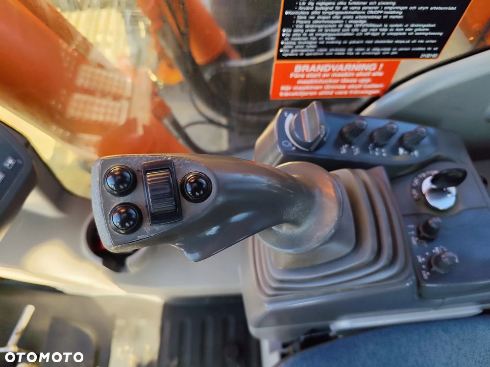 Hitachi ZX250LCN-3 - 10