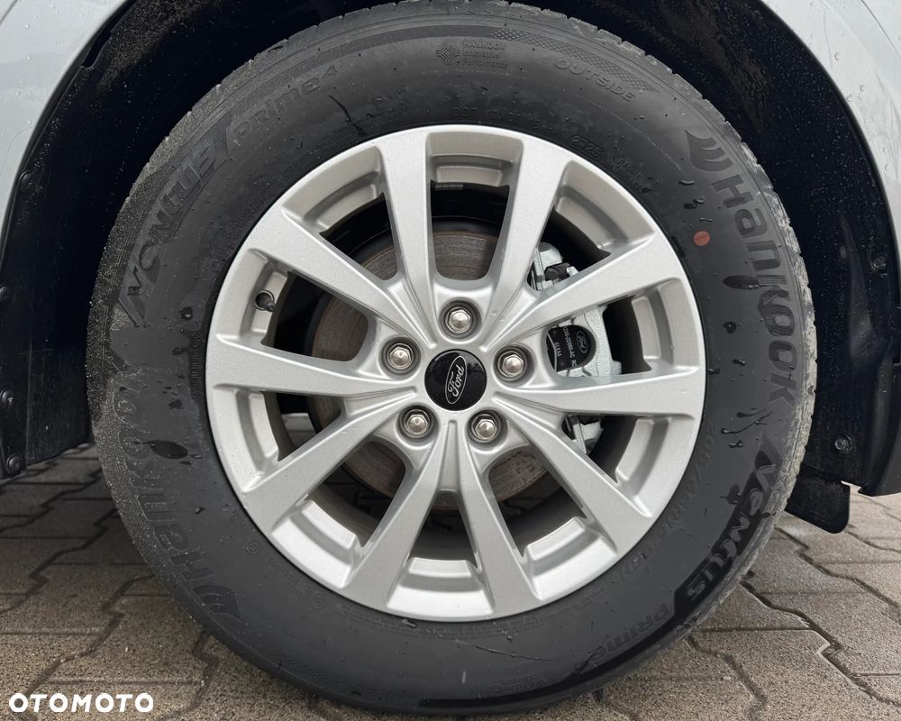 Ford Transit Courier - 10