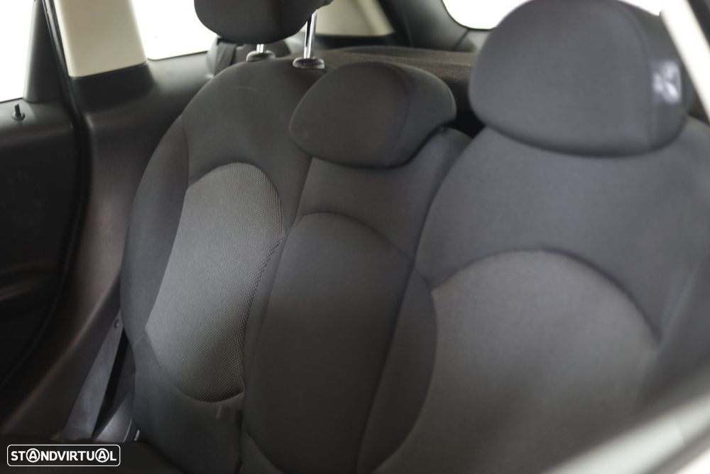 MINI Countryman One D - 17