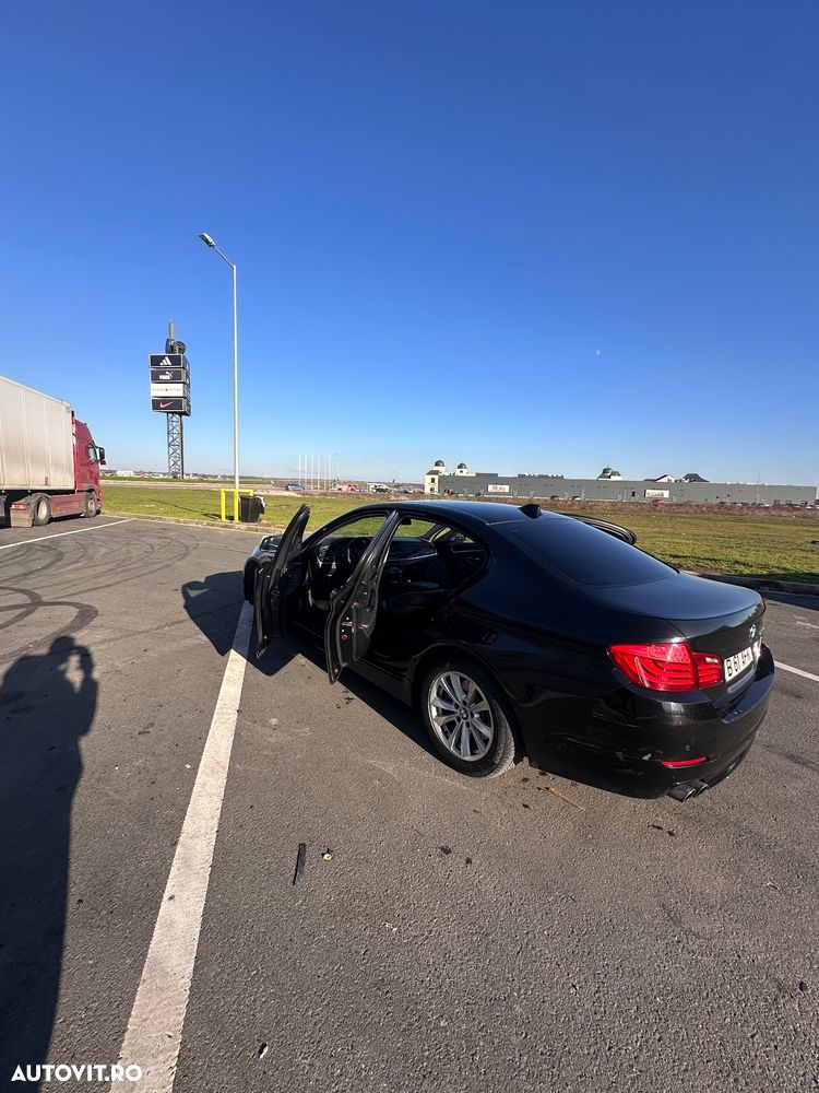 BMW Seria 5 525d Touring Sport-Aut. - 2