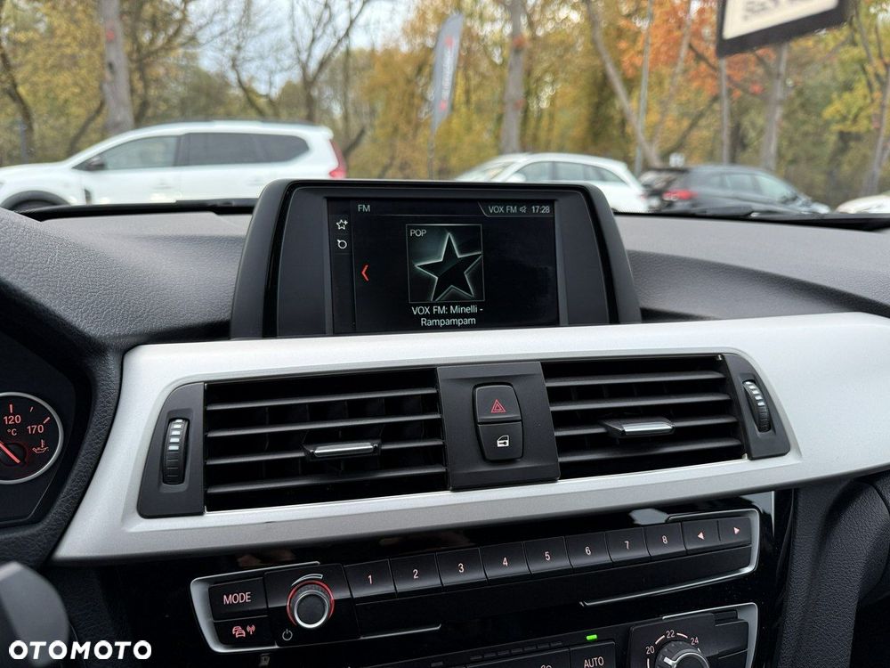 BMW Seria 3 318i GPF - 8