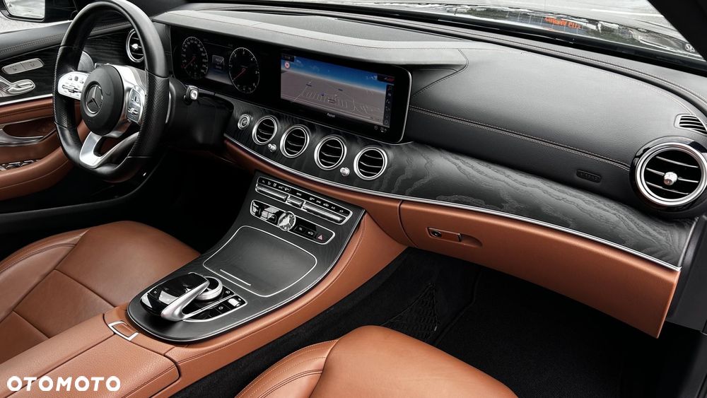 Mercedes-Benz Klasa E 220 d 4Matic 9G-TRONIC AMG Line - 24