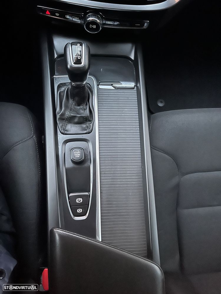 Volvo V60 2.0 D3 Momentum Plus Geartronic - 22