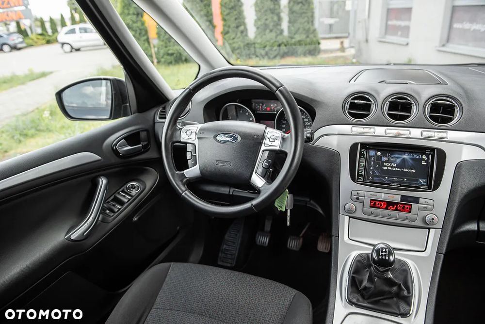 Ford Galaxy 2.0 Titanium - 25