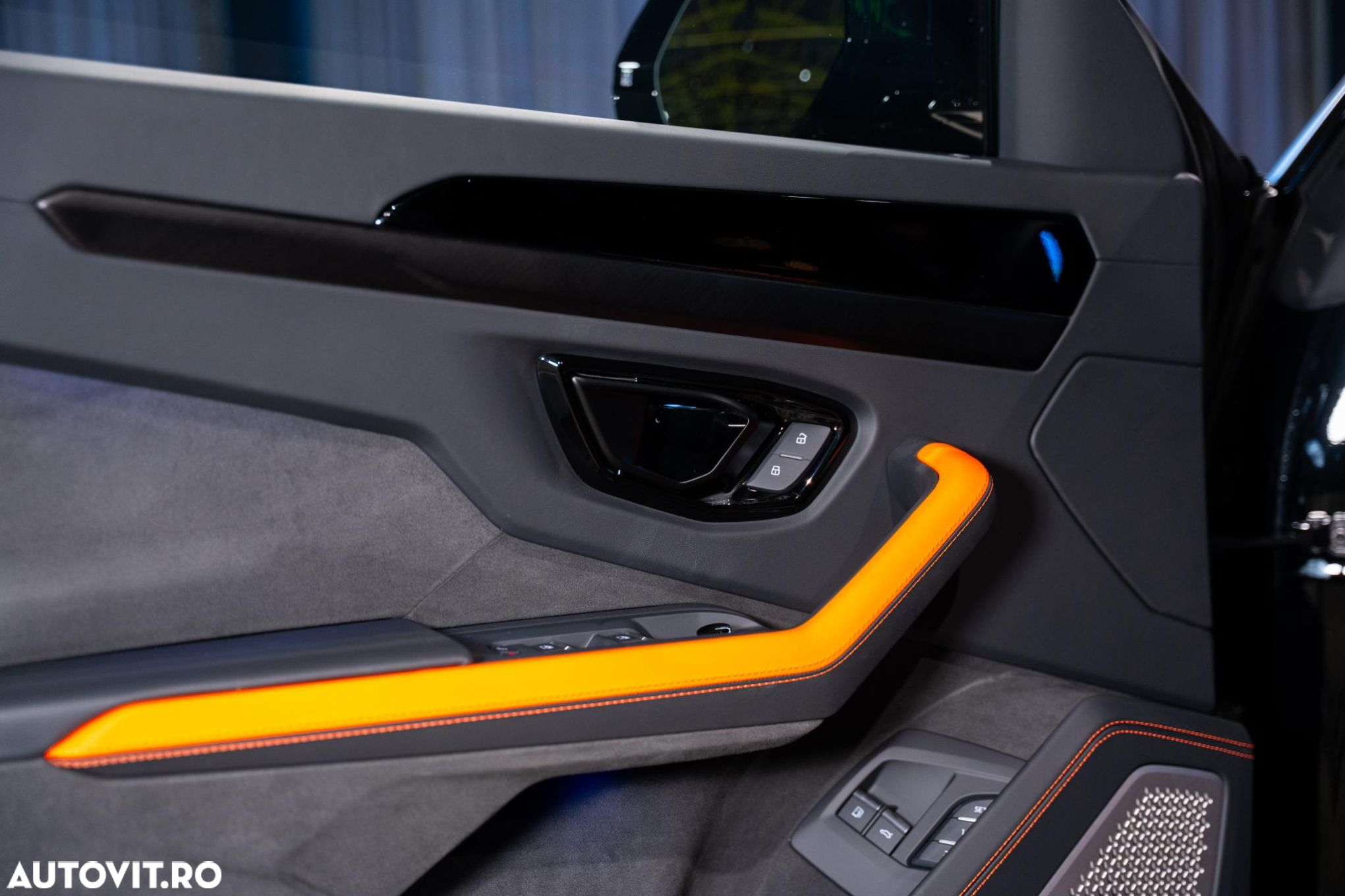 Lamborghini URUS - 14