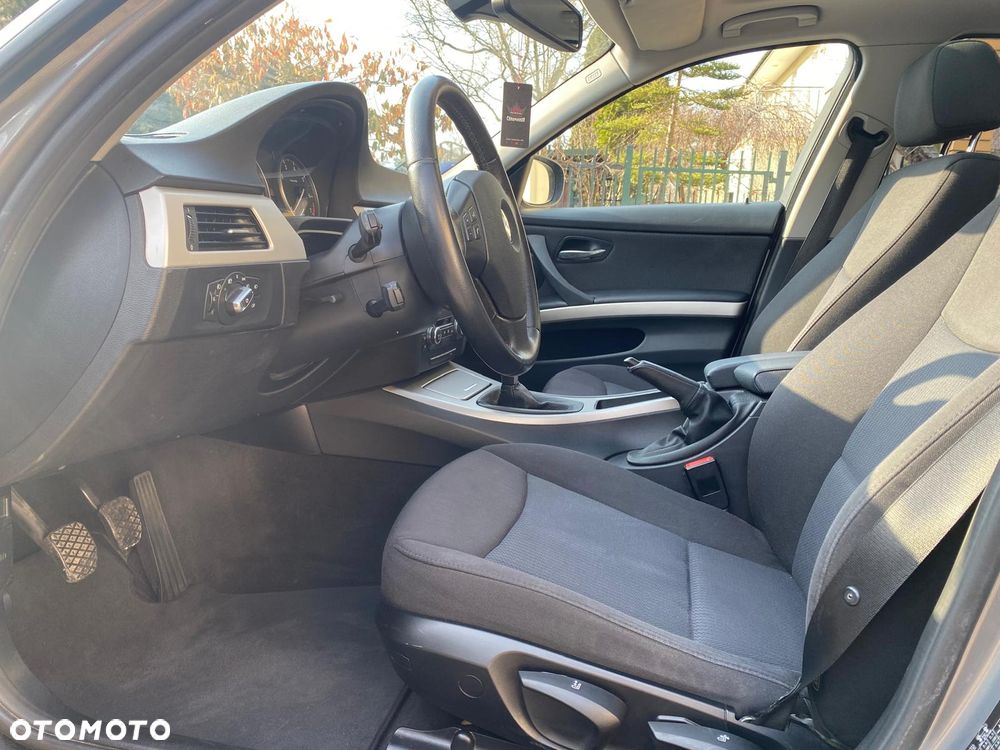 BMW Seria 3 318i - 6