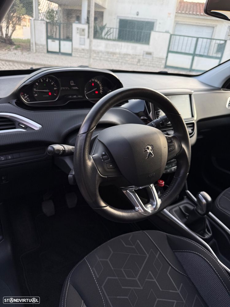 Peugeot 2008 PureTech 82 Urban Move - 16