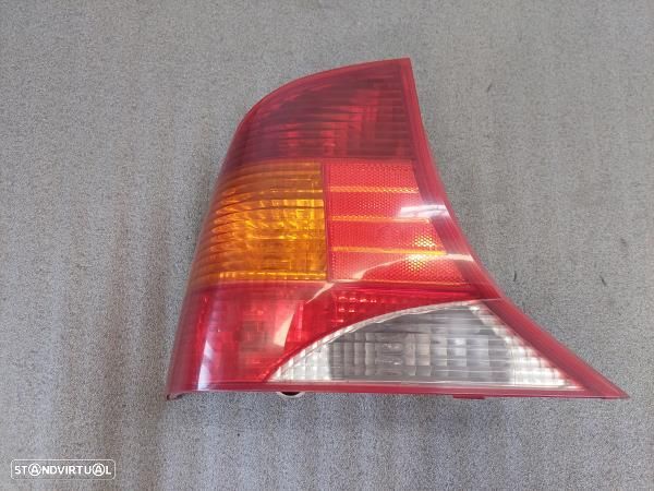 Farolim Esq Ford Focus Três Volumes (Dfw) - 1