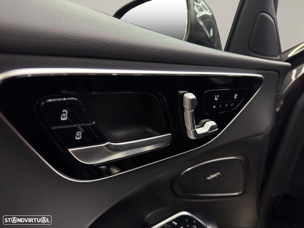 Mercedes-Benz C 300 e T 9G-TRONIC Avantgarde - 22