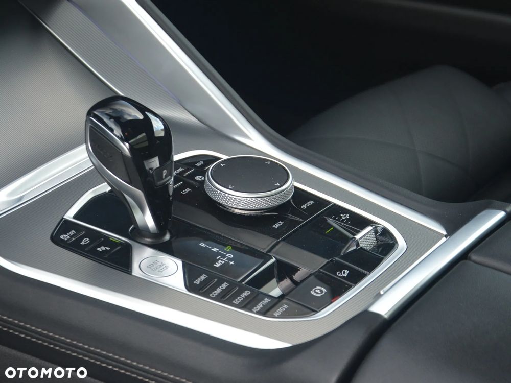 BMW X6 xDrive30d - 17