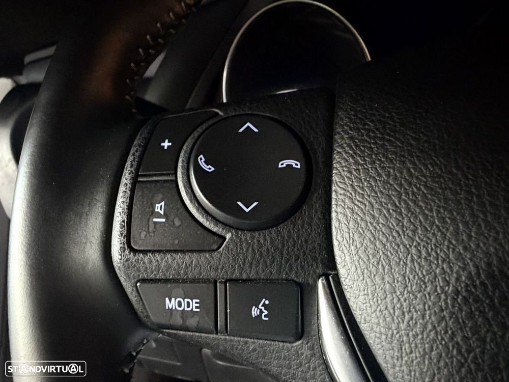 Toyota Auris Touring Sports 1.8 HSD Comfort +P.Sport+Navi - 17