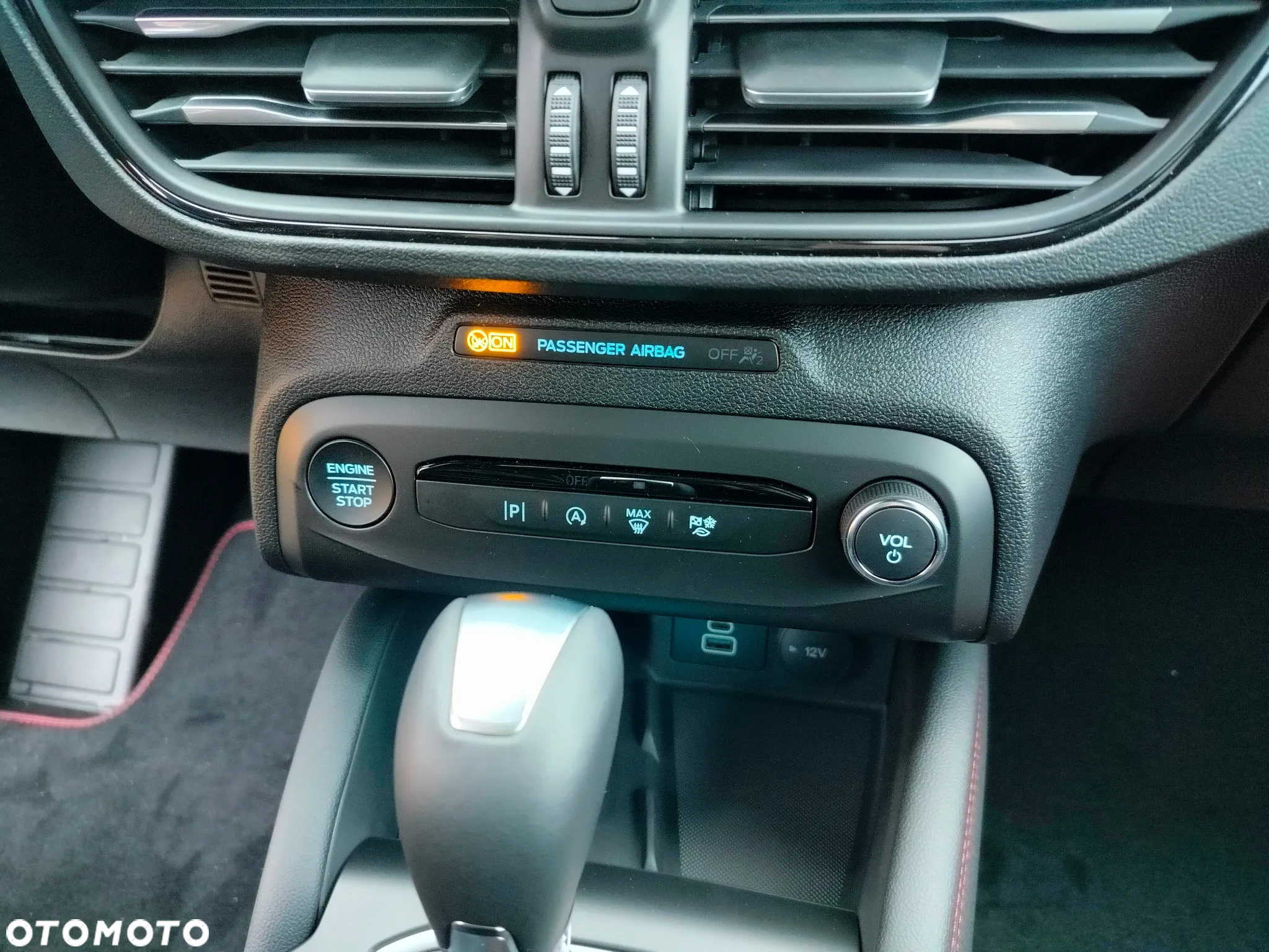 Ford Focus 1.0 EcoBoost mHEV ST-Line X - 27