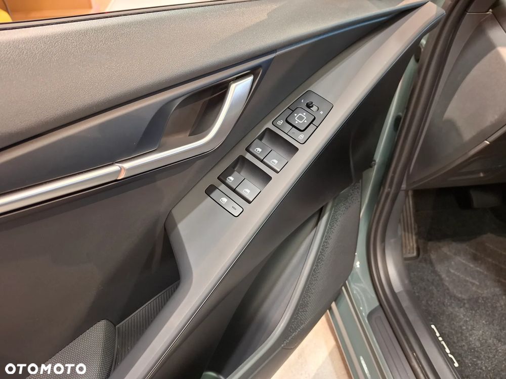 Kia Niro 1.6 GDI Hybrid M - 11