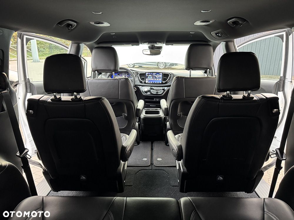 Chrysler Pacifica - 24