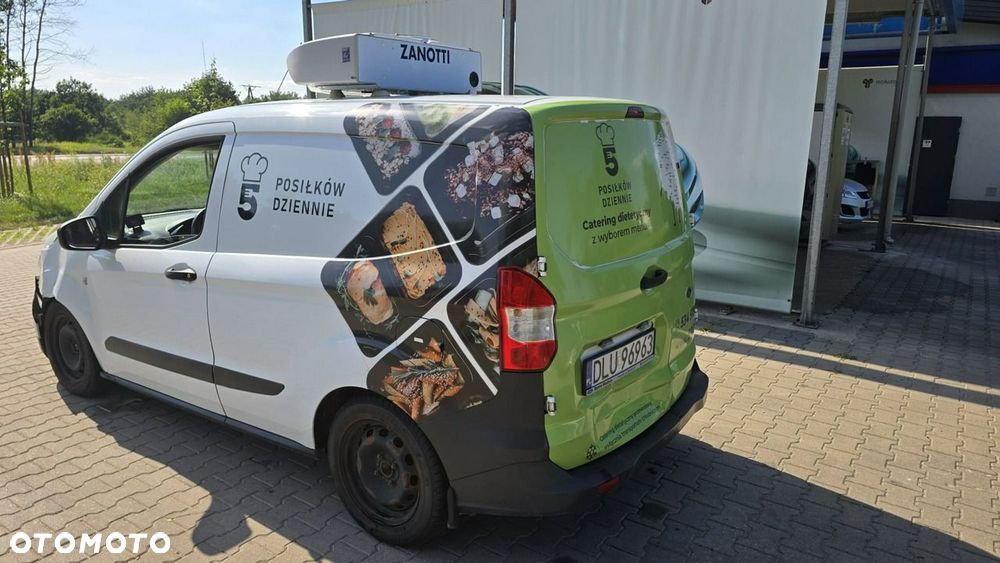 Ford Transit Courier - 8