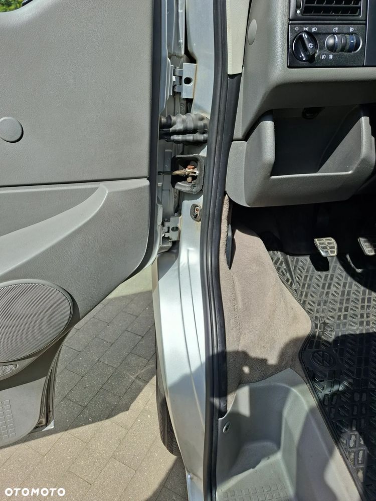 Volkswagen Multivan - 22