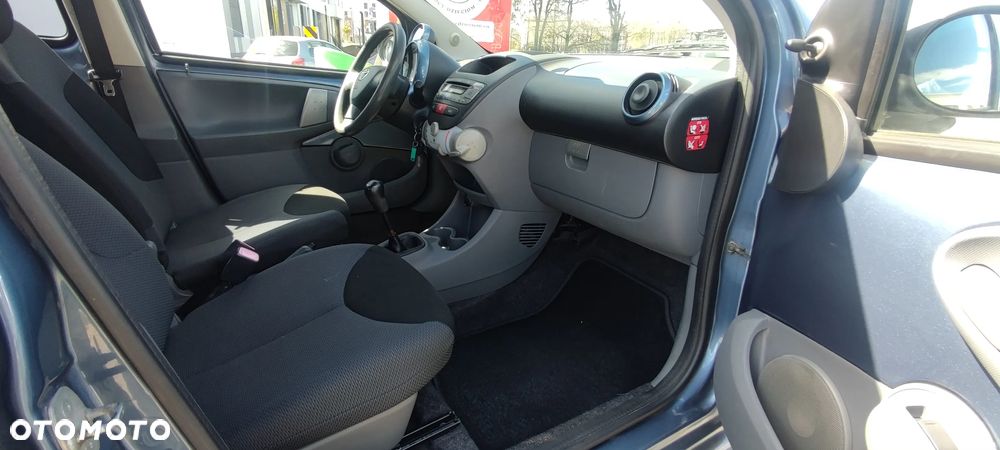 Toyota Aygo 1.0 VVT-i Sol EU5 - 29