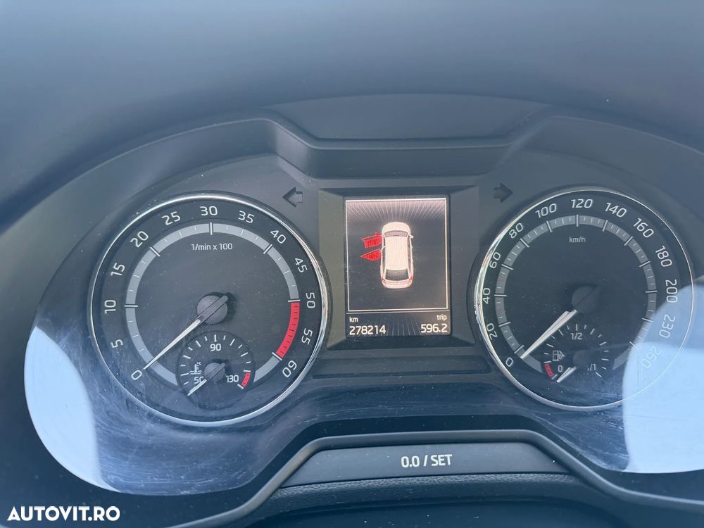 Skoda Octavia 2.0 TDI (Green tec) 4x4 DSG Scout - 8