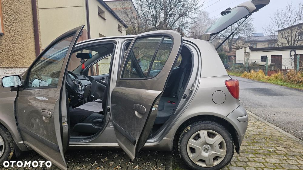 Toyota Yaris - 13