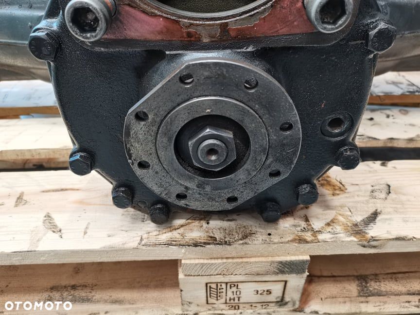 Zwolnica Komatsu WA 90 - 8