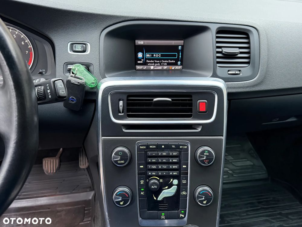 Volvo V60 T3 Momentum - 10