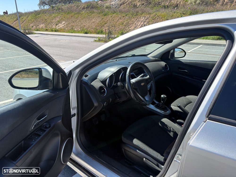 Chevrolet Cruze 1.6 LS - 10