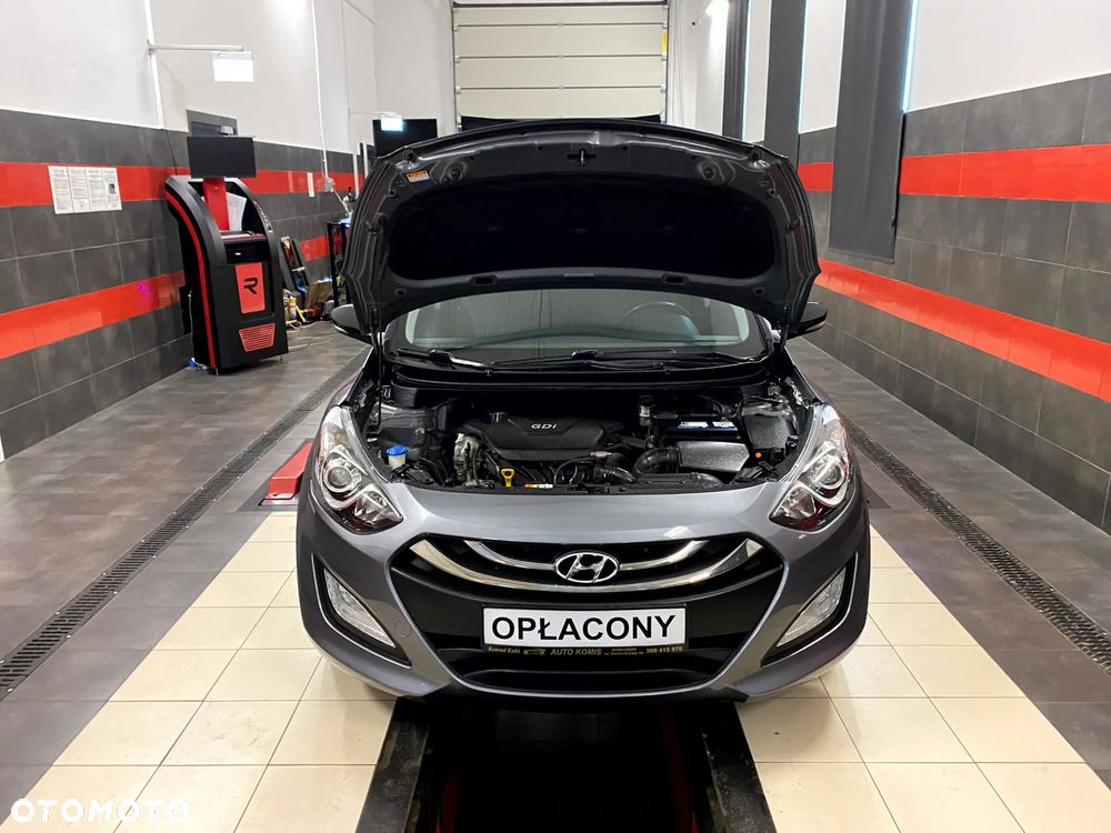 Hyundai i30 blue Kombi 1.6 GDi YES Gold - 23
