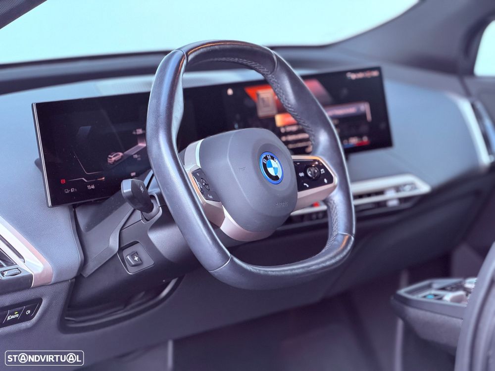 BMW iX xDrive40 - 17