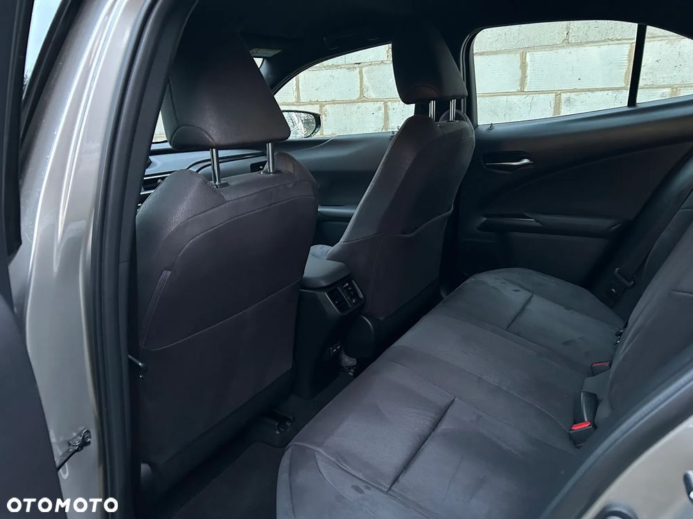 Lexus UX - 17