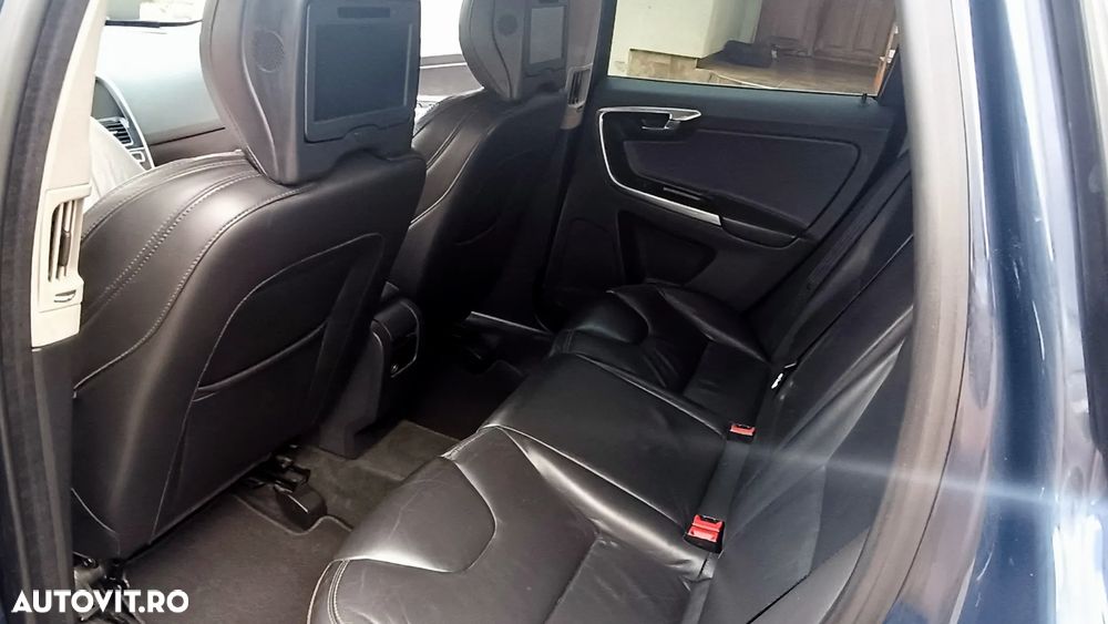 Volvo XC 60 D5 AWD Momentum - 12