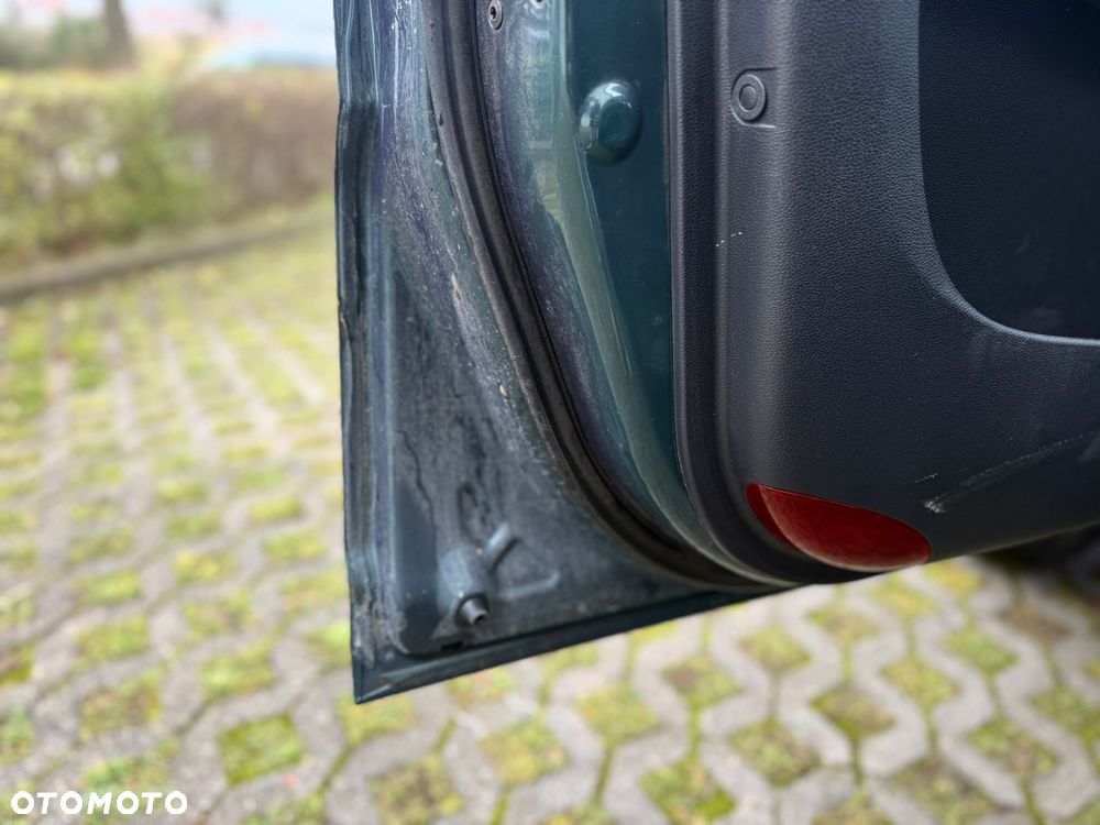 Kia Sportage 2.0 CRDI 4WD LX - 23