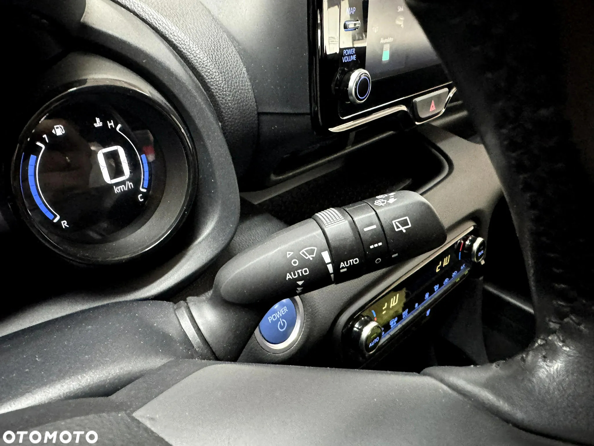 Toyota Yaris Hybrid 1.5 Selection Style - 19