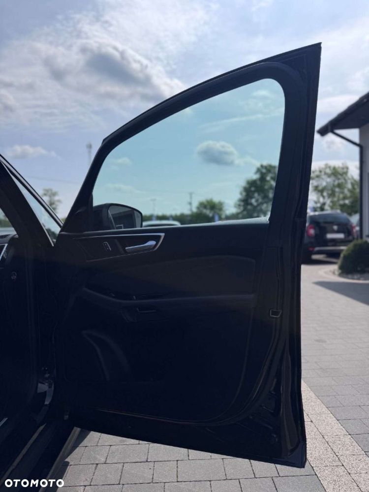 Ford S-Max - 38