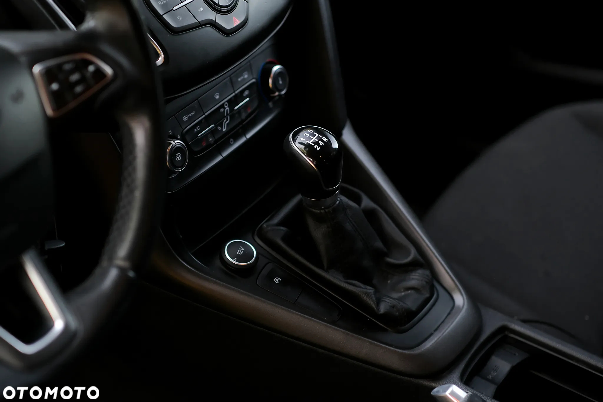 Ford Focus 1.0 EcoBoost Trend - 37