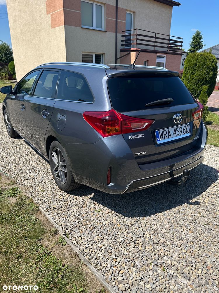 Toyota Auris 1.6 Premium Comfort - 4