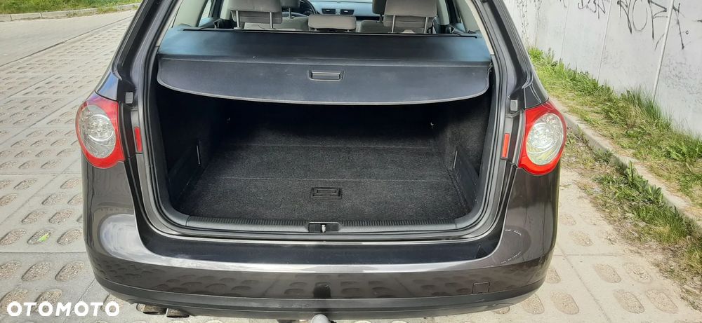 Volkswagen Passat Variant 2.0 TDI DPF Exclusive - 8